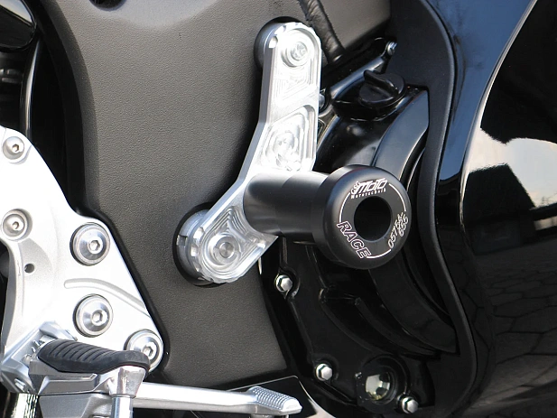 Слайдеры оси маятника мотоцикла с черными кронштейнами GSG 1154440-S44-SH