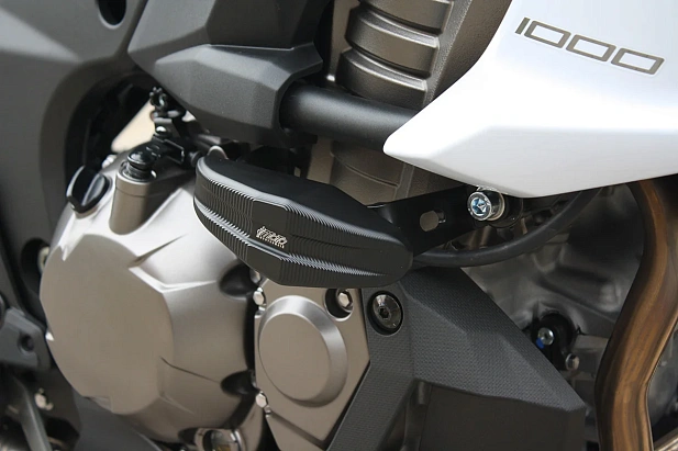 Слайдеры рамы мотоцикла продольные с черными кронштейнами GSG 1505040-K61-SH