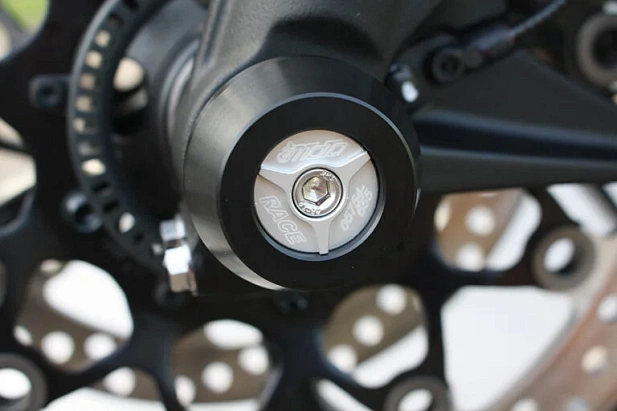 Слайдеры оси переднего колеса мотоцикла GSG с серебристой анодированной вставкой 28E-50E-O