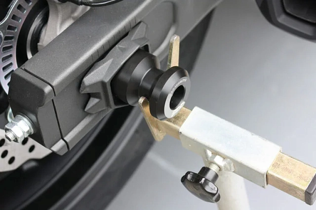 Слайдеры оси заднего колеса мотоцикла с креплением под подкат GSG HSKP-7-393-V2