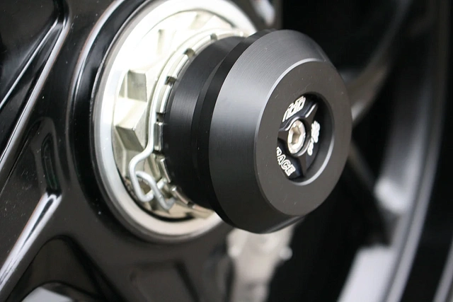 Слайдеры оси заднего колеса мотоцикла GSG с черной анодированной вставкой 77E-77E-55E-O