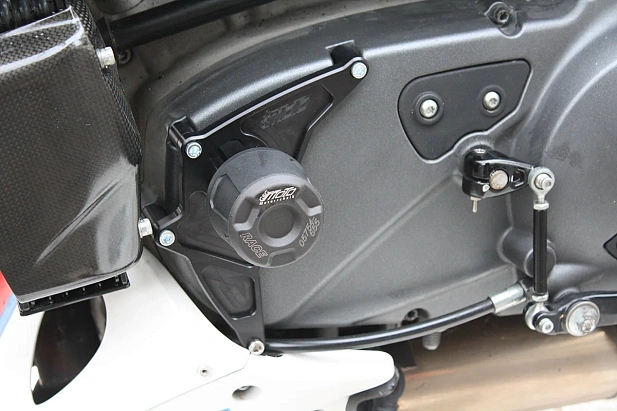 Слайдеры рамы мотоцикла с черными кронштейнами GSG 754909535-BU1-SH