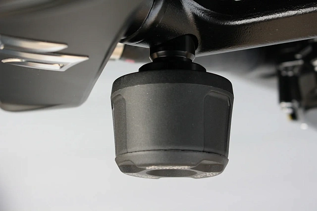 Слайдеры рамы мотоцикла с черными кронштейнами GSG 40602-S50-DS-SH