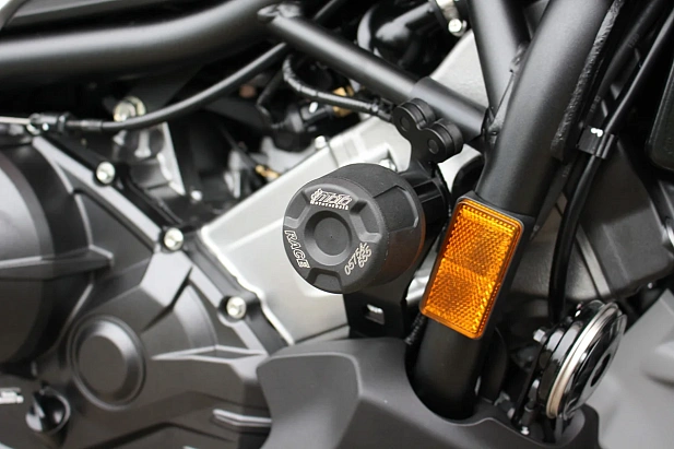 Слайдеры рамы мотоцикла с черными кронштейнами GSG 4060255-H77-DS-SH