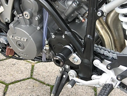 Слайдеры оси маятника с черными кронштейнами мотоцикла GSG 754195-KM11-SH