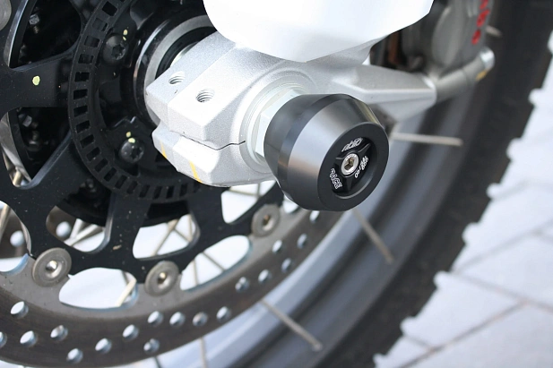 Слайдеры оси переднего колеса мотоцикла GSG с черной анодированной вставкой 41E-45E-D47