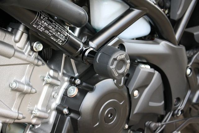 Слайдеры рамы мотоцикла с черными кронштейнами GSG 40602-S56-SH