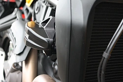 Слайдеры рамы мотоцикла продольные с черными кронштейнами GSG 1505040-D30-SH