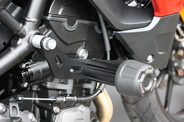 Слайдеры рамы мотоцикла с черными кронштейнами GSG 406028575-T36