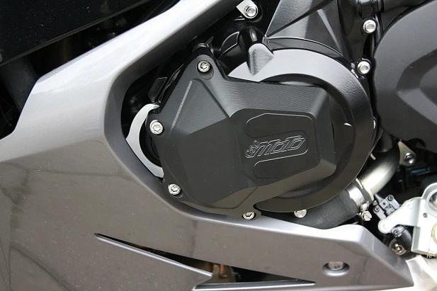 Накладка - слайдер моторной крышки мотоцикла левая GSG 153-153-70-T215L