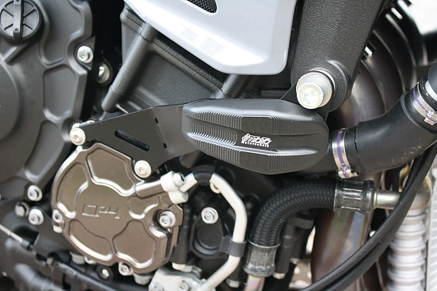 Слайдеры рамы мотоцикла продольные с черными кронштейнами GSG 1055025-Y53