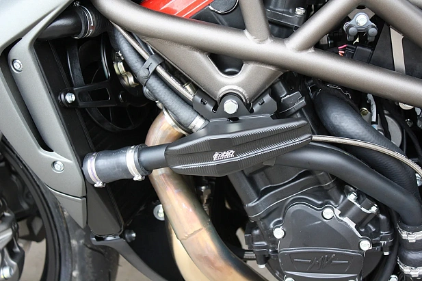 Слайдеры рамы мотоцикла продольные с черными кронштейнами GSG 150-50-25-M4-SH