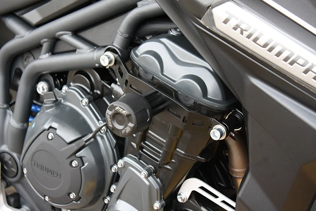 Слайдеры рамы мотоцикла с черными кронштейнами GSG 406028550-T25-SH-DS