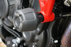 Слайдеры рамы мотоцикла с черными кронштейнами на оси GSG 40602-M8-DS-SH