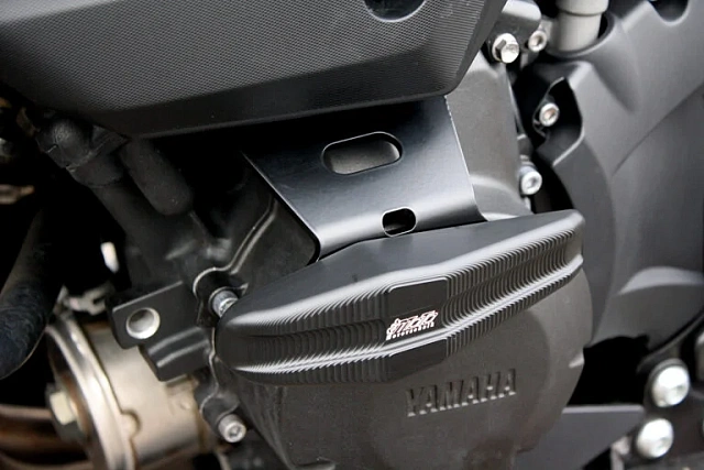 Слайдеры рамы мотоцикла продольные с черными кронштейнами GSG 1505025-Y48