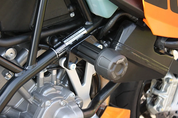 Слайдеры рамы мотоцикла с черными кронштейнами GSG 105440-KM1-DS-SH