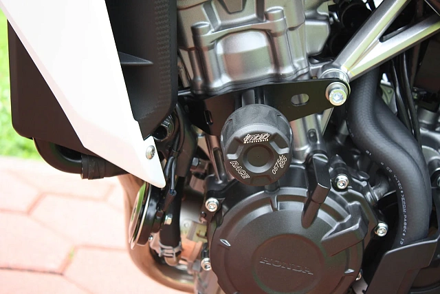 Слайдеры рамы мотоцикла с черными кронштейнами GSG 406026025-H53-SH