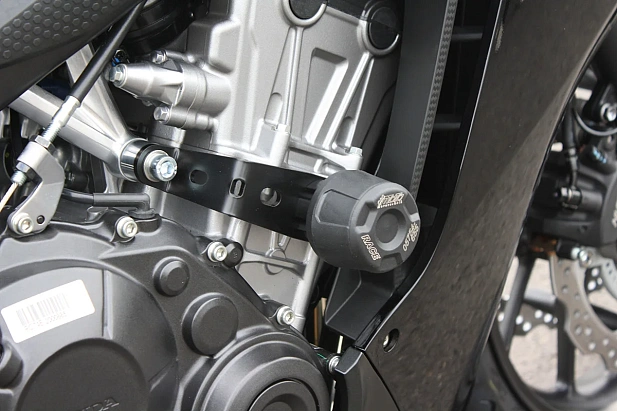 Слайдеры рамы мотоцикла с черными кронштейнами GSG 406026025-H52-SH