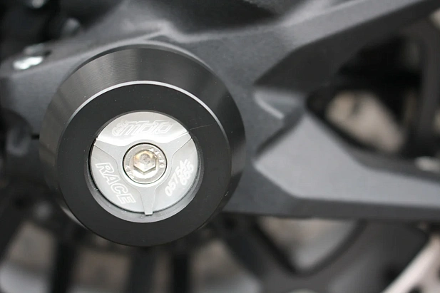 Слайдеры оси переднего колеса мотоцикла GSG с серебристой анодированной вставкой 33E-37E-O