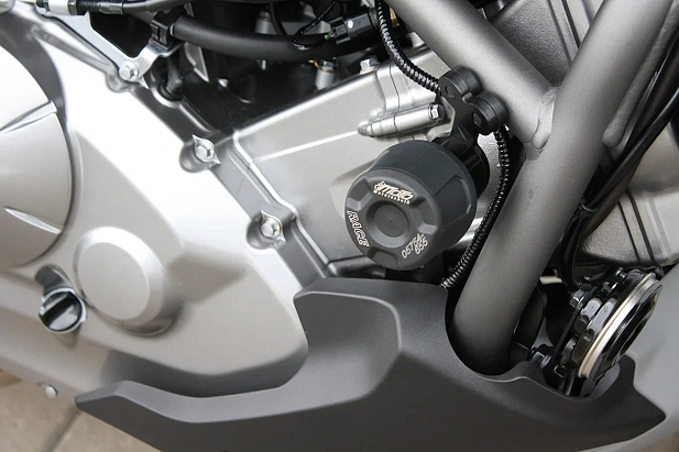 Слайдеры рамы мотоцикла с черными кронштейнами GSG 4060235-H43-DS-SH
