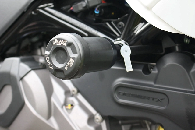 Слайдеры рамы мотоцикла с черными кронштейнами GSG 7549385-D43-SH