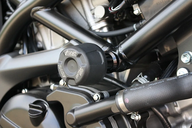 Слайдеры рамы мотоцикла с черными кронштейнами GSG 40602-S56-SH