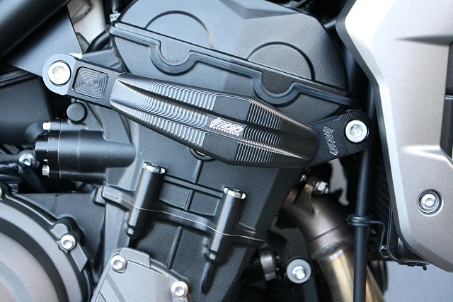 Слайдеры рамы мотоцикла продольные с черными кронштейнами GSG 1505040-T37-SH