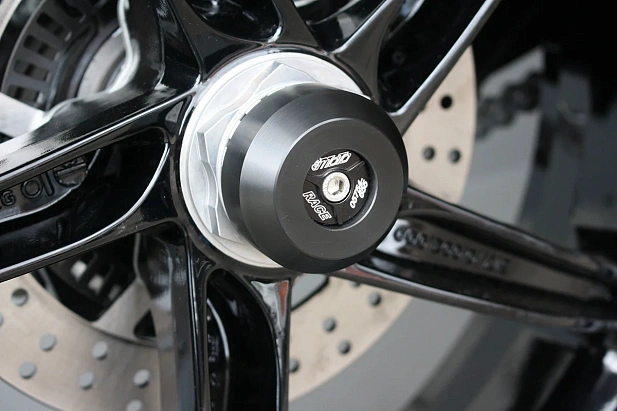 Слайдеры оси заднего колеса мотоцикла GSG с черной анодированной вставкой 60E-30E-254-O