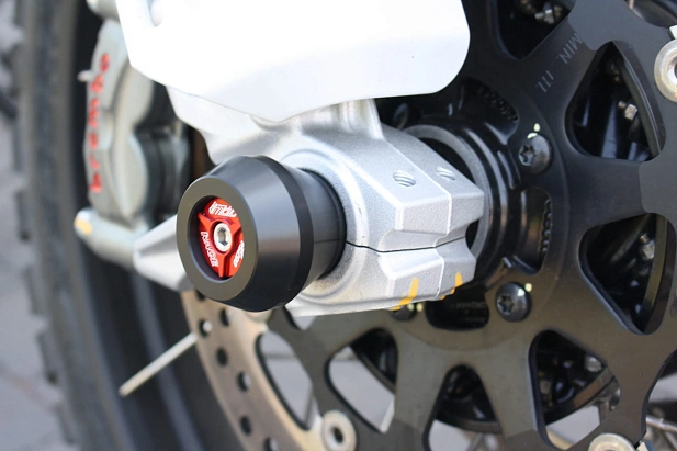 Слайдеры оси переднего колеса мотоцикла GSG с красной анодированной вставкой 41E-45E-D47