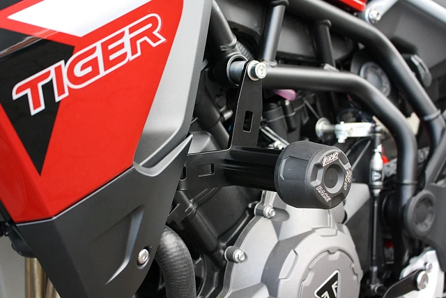 Слайдеры рамы мотоцикла с черными кронштейнами GSG 406028575-T36