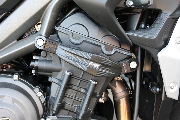 Слайдеры рамы мотоцикла продольные с черными кронштейнами GSG 1505040-T35-SH