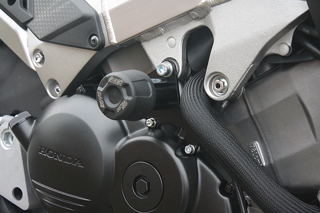 Слайдеры рамы мотоцикла с черными кронштейнами GSG 4060260-H56-SH