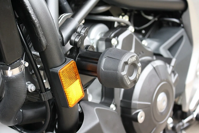 Слайдеры рамы мотоцикла с черными кронштейнами GSG 4060255-H77-DS-SH