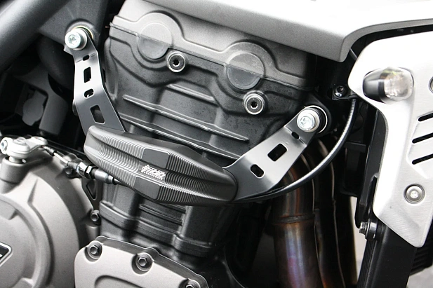 Слайдеры рамы мотоцикла продольные с черными кронштейнами GSG 1505040-T38-SH