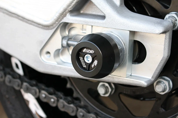 Слайдеры оси заднего колеса мотоцикла GSG с черными анодированными вставками 30E-45E-O