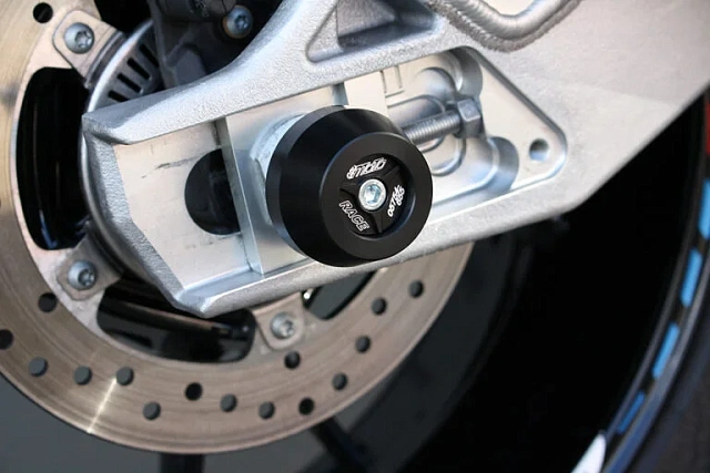 Слайдеры оси заднего колеса мотоцикла GSG с черными анодированными вставками 30E-45E-O