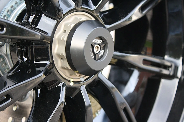 Слайдеры оси заднего колеса мотоцикла GSG с черной анодированной вставкой 55E-45E-59E-O