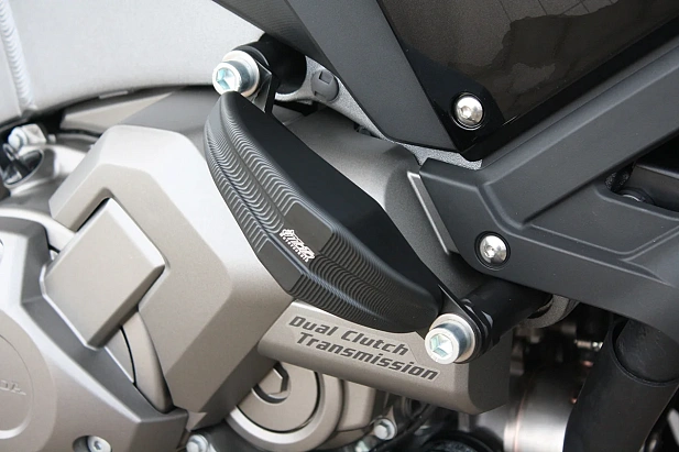 Слайдеры рамы мотоцикла продольные с черными кронштейнами GSG 1505040-H46-SH