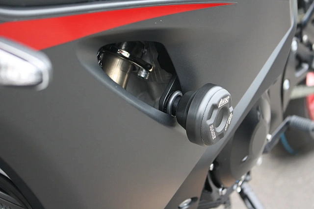 Слайдеры рамы мотоцикла с черными кронштейнами GSG 3544330-S58-SH