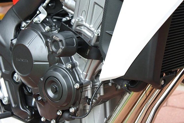 Слайдеры рамы мотоцикла с черными кронштейнами GSG 406026025-H53-SH