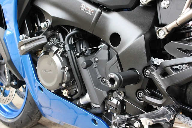 Слайдеры рамы мотоцикла продольные с черными кронштейнами GSG 1505040-S63