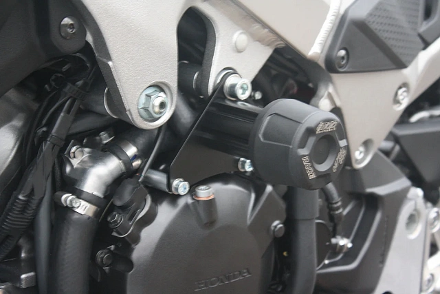 Слайдеры рамы мотоцикла с черными кронштейнами GSG 4060260-H56-SH