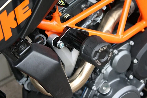 Слайдеры рамы мотоцикла с черными кронштейнами GSG 406025545-KM6-DS-SH